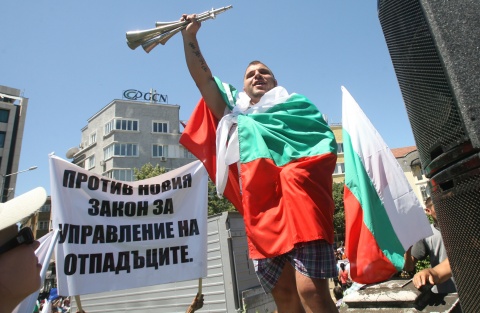 Metal scrap dealers stage protest against Waste Management Act in Bulgaria